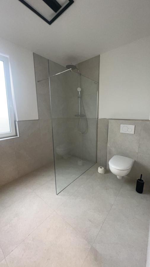 Schoene Neubauwohnung Mit Stil Билефелд Екстериор снимка