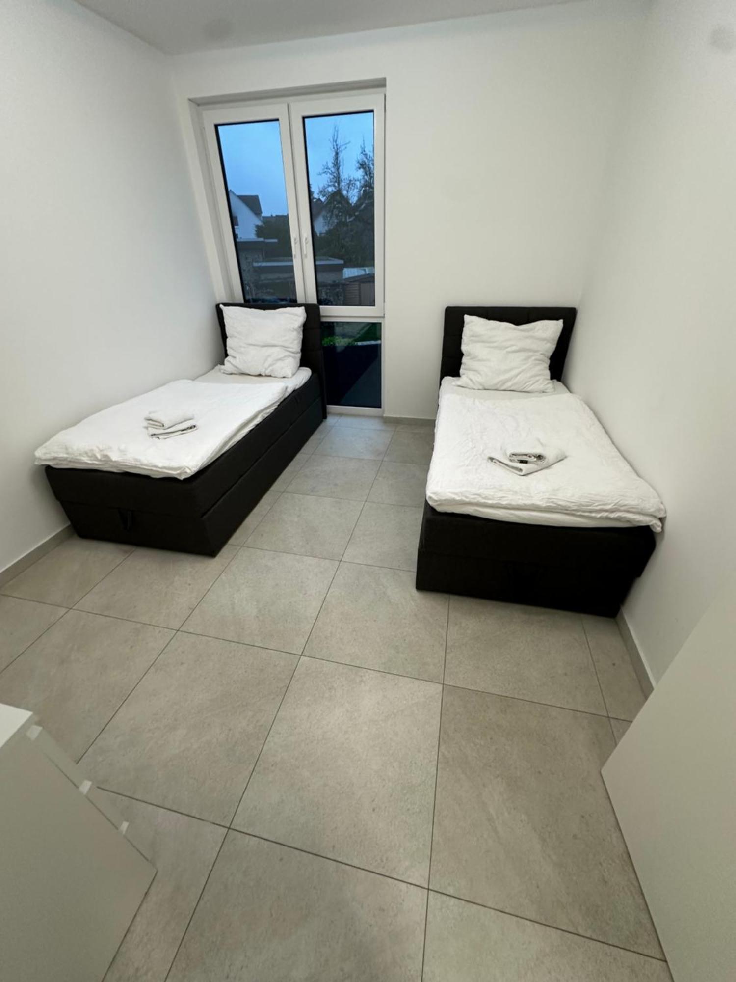 Schoene Neubauwohnung Mit Stil Билефелд Екстериор снимка